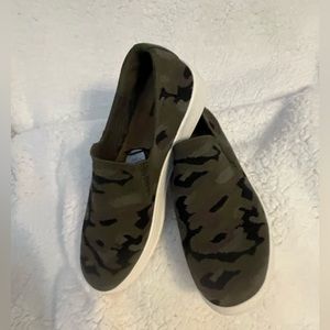 NWOT-Womens Sonoma Catahoula Knit Slip-on Sneaker